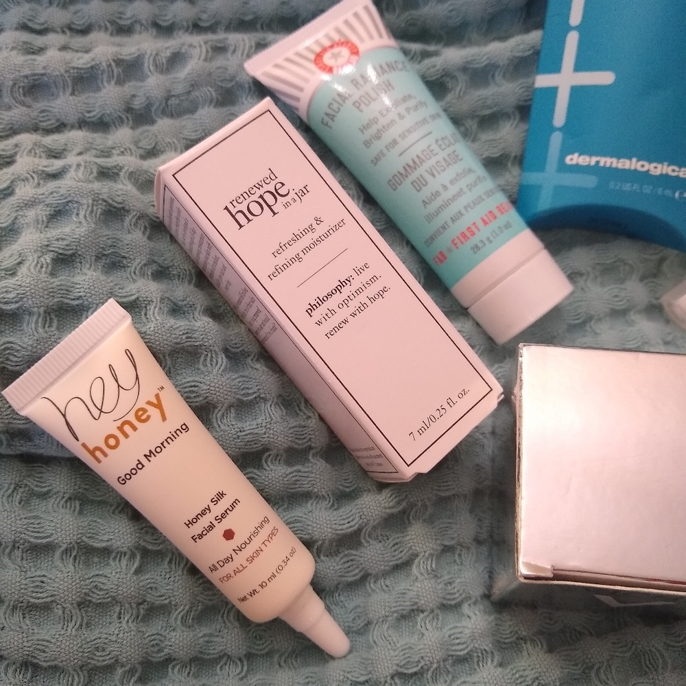 Goodie bundle - Picture 2 of 4